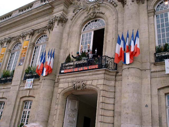 Les solexistes néerlandais à la mairie de Beauvais