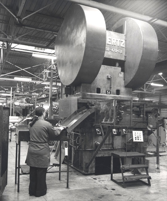 ;PA Spiertz press for the manufacture of Solex frame-beams